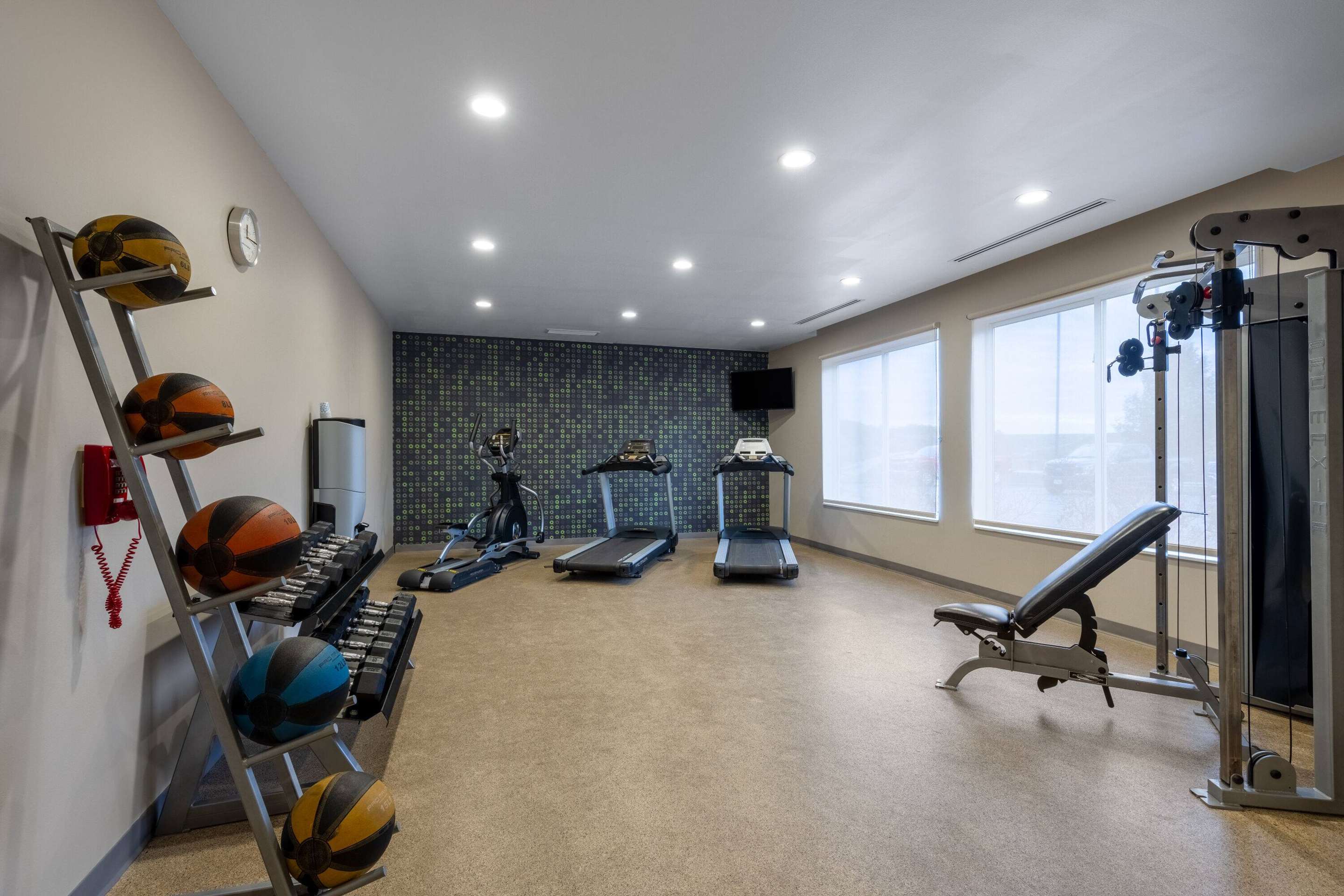 Health club fitness center gym | La Quinta Inn & Suites by Wyndham Morgantown