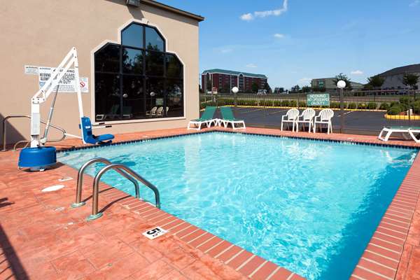 Pool - Baymont Inn & Suites Horn Lake - I-55 & I-69, Exit 289