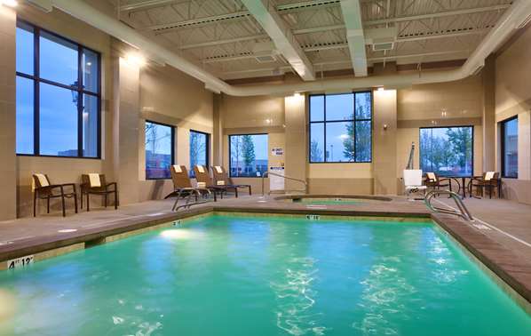 Pool - Hyatt Place Hotel Farmington