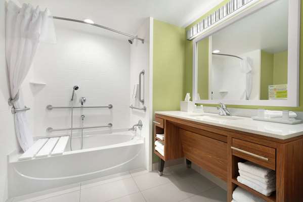  - Home2 Suites by Hilton Airport Milwaukee