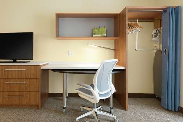  - Home2 Suites by Hilton Airport Milwaukee