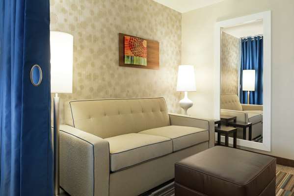  - Home2 Suites by Hilton Airport Milwaukee