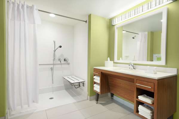  - Home2 Suites by Hilton Airport Milwaukee