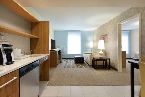  - Home2 Suites by Hilton Airport Milwaukee