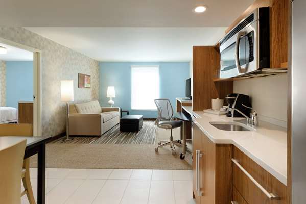  - Home2 Suites by Hilton Airport Milwaukee
