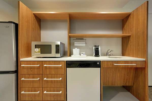  - Home2 Suites by Hilton Airport Milwaukee