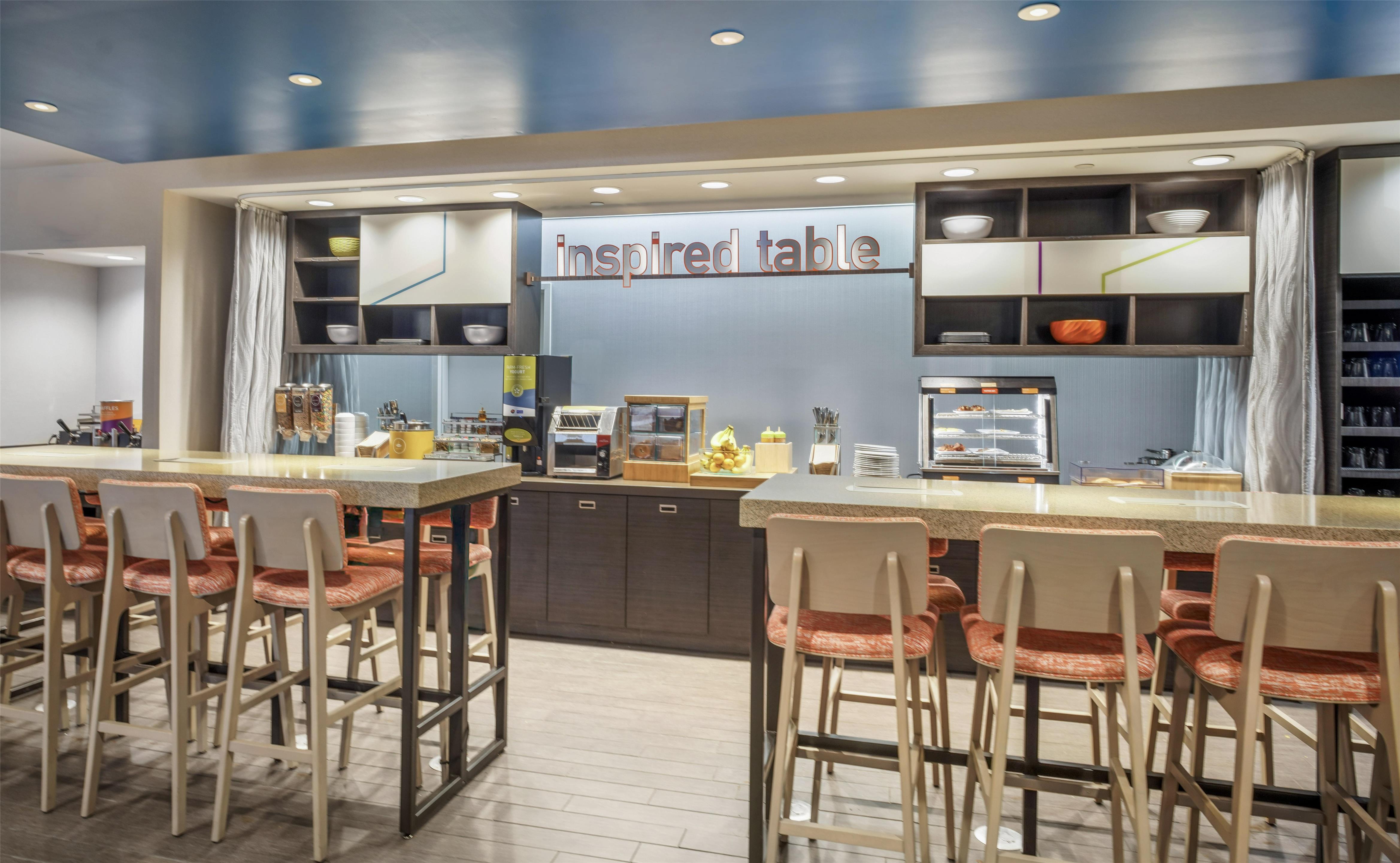 Breakfast Area | Home2 Suites by Hilton Milwaukee Airport
