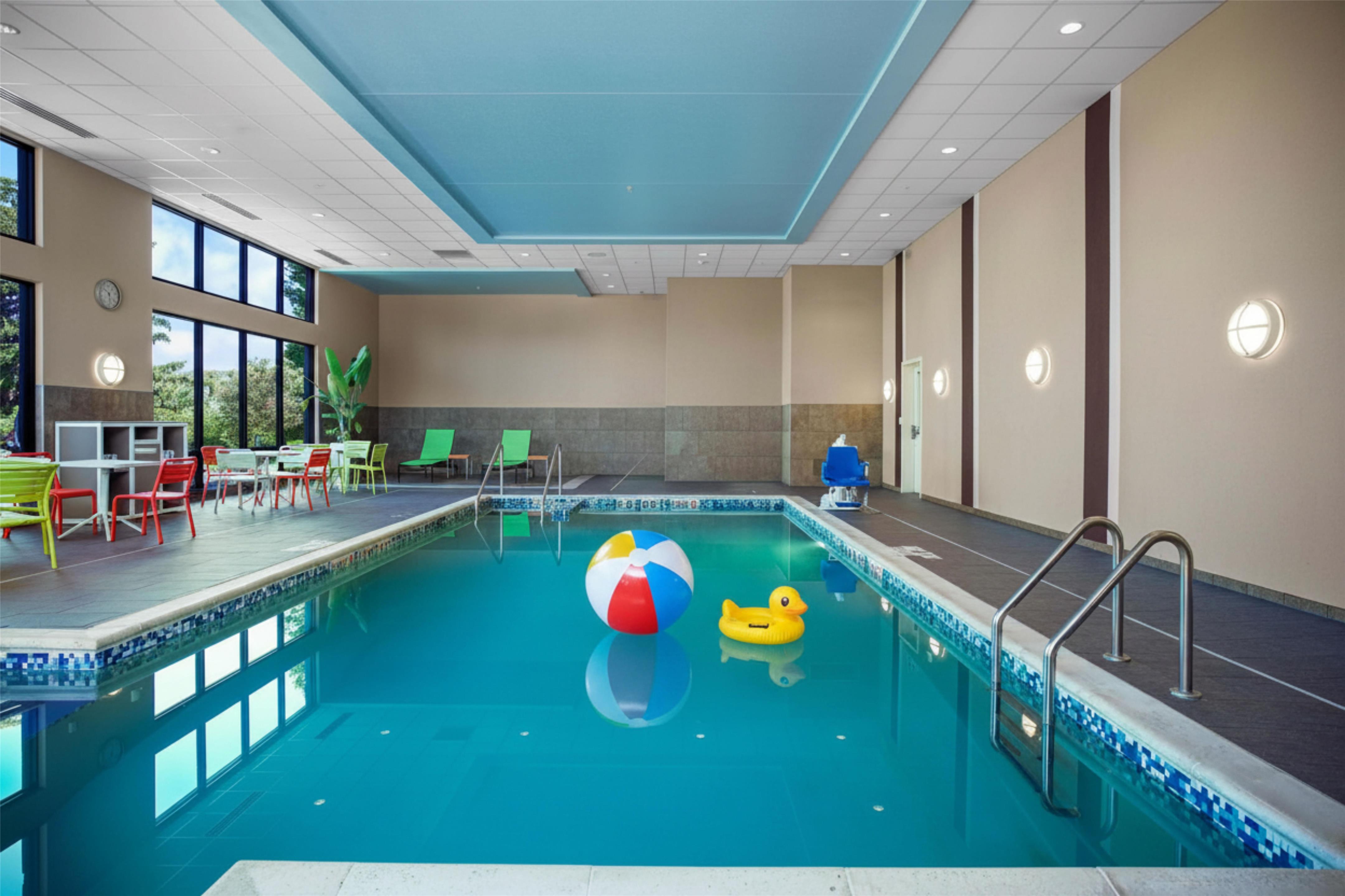 Pool | Home2 Suites by Hilton Milwaukee Airport