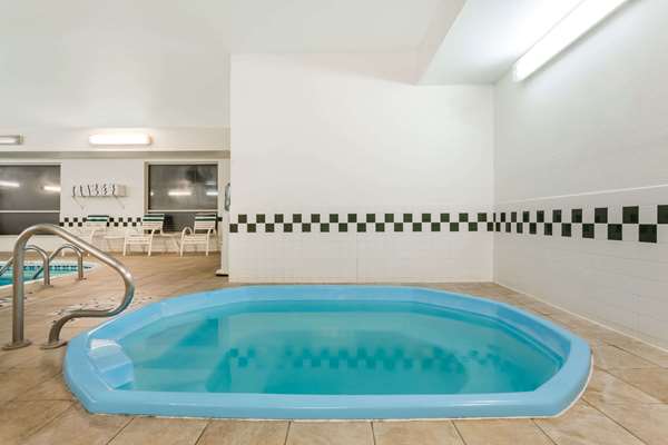 Pool - Baymont Inn & Suites Billings - I-90, Exit 446