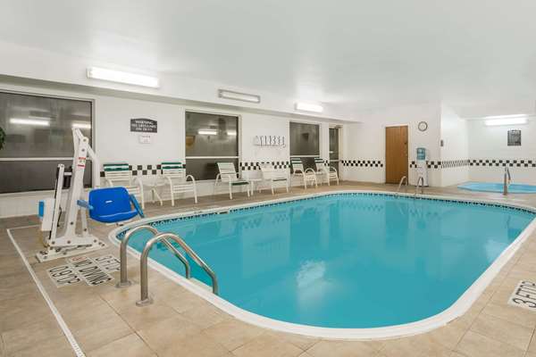 Pool - Baymont Inn & Suites Billings - I-90, Exit 446