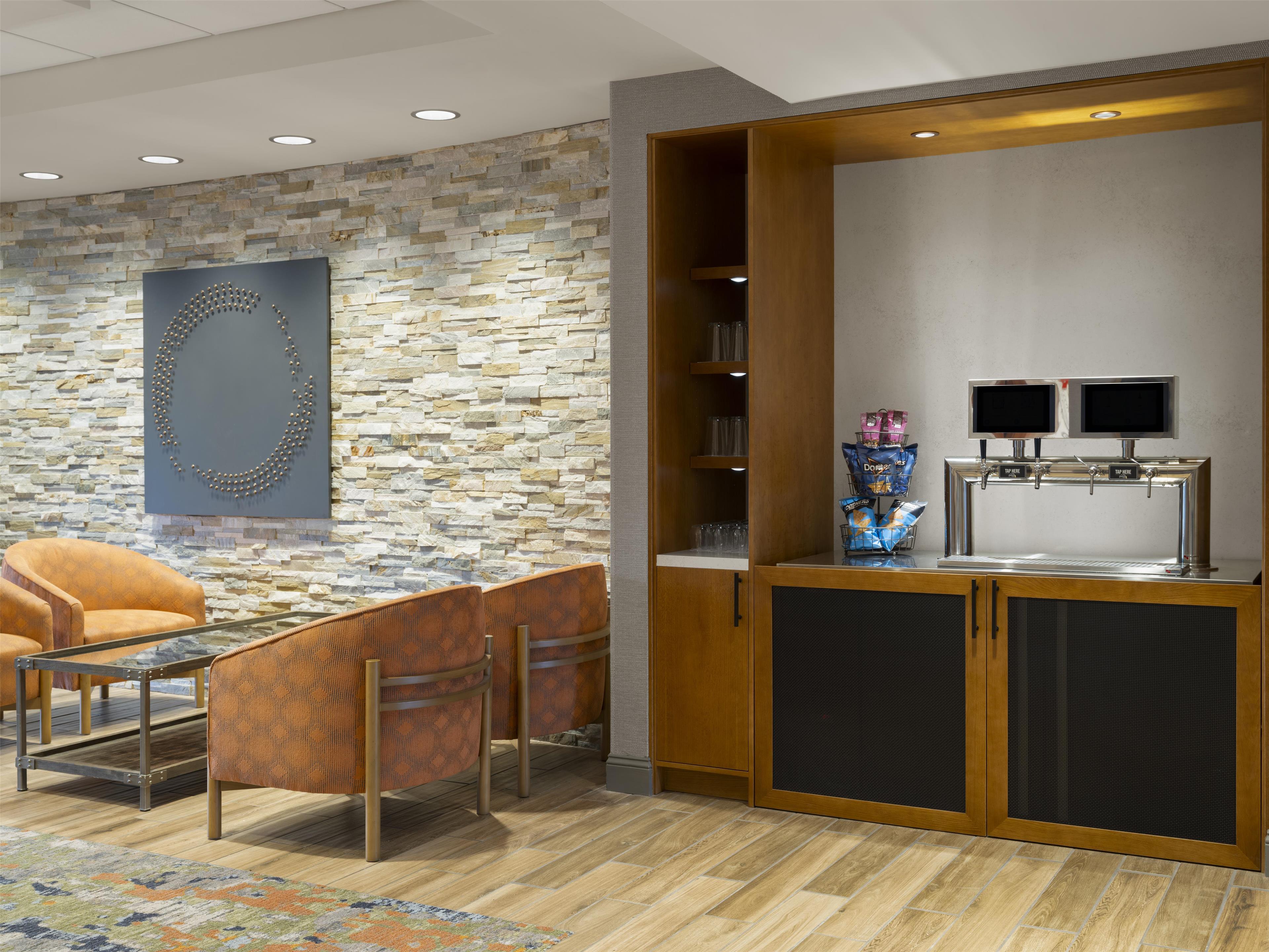 Lobby | Hampton Inn & Suites Braselton