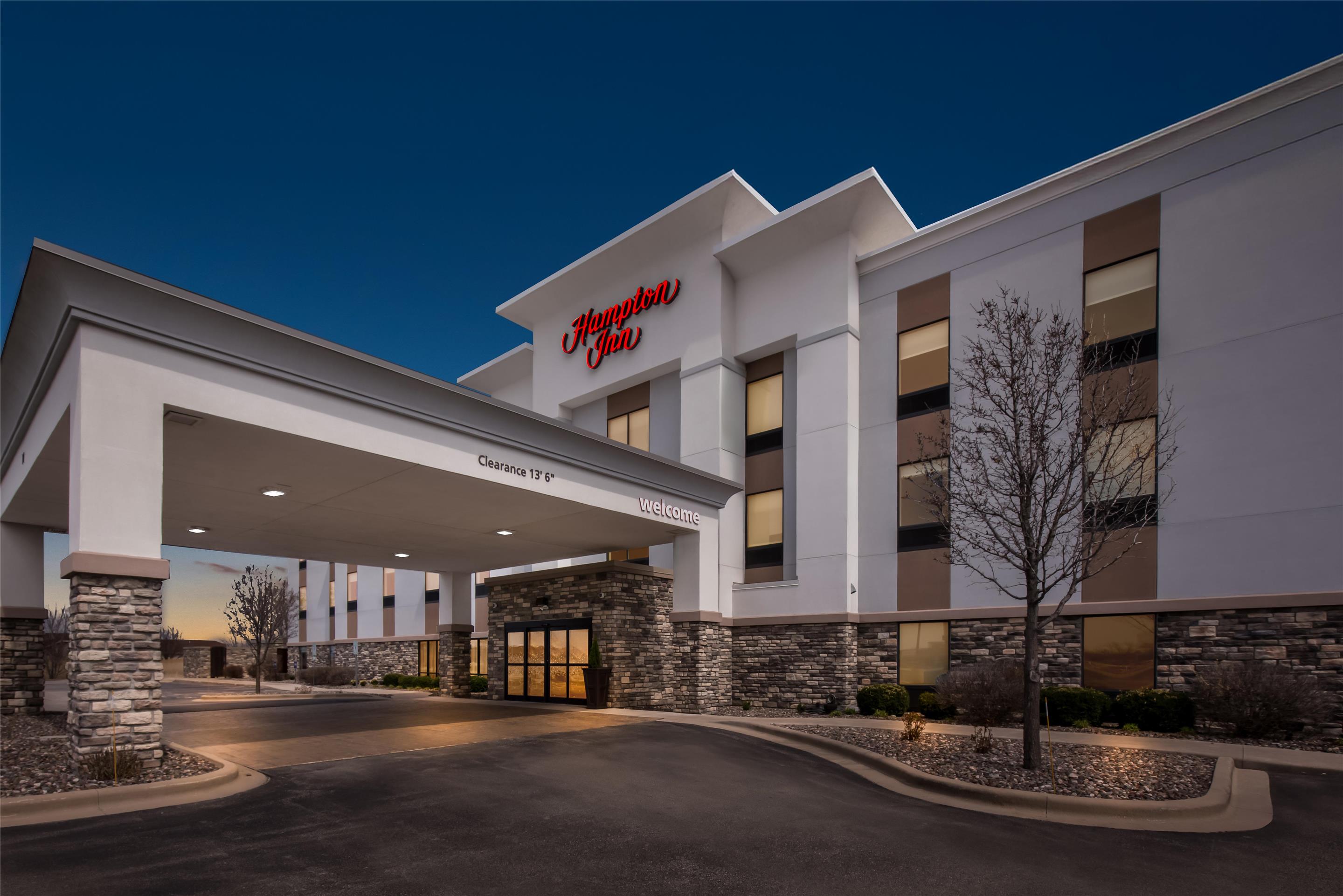 Exterior | Hampton Inn Fond du Lac