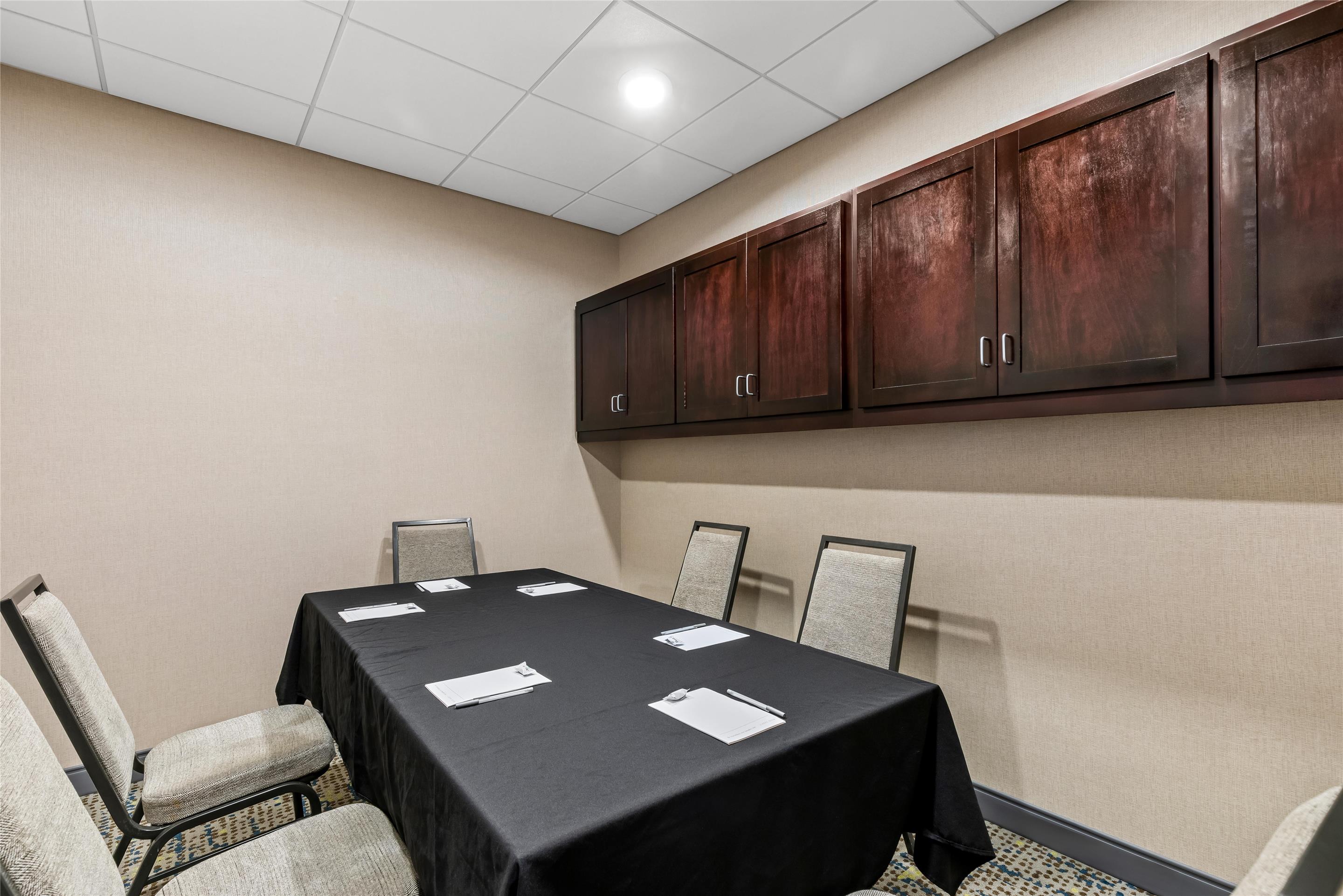 Meeting Room | Hampton Inn Fond du Lac