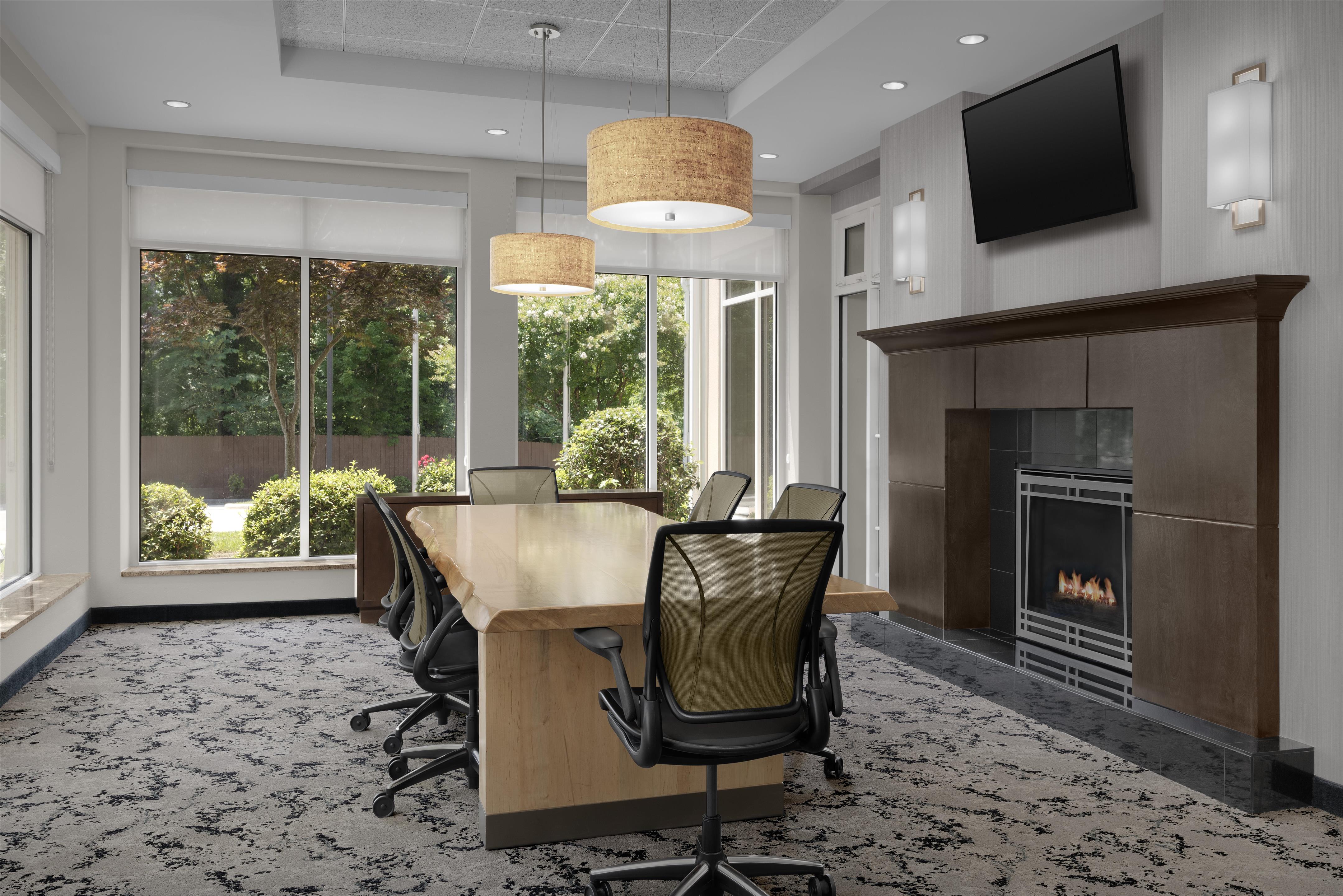 Lobby | Hilton Garden Inn Greensboro Airport