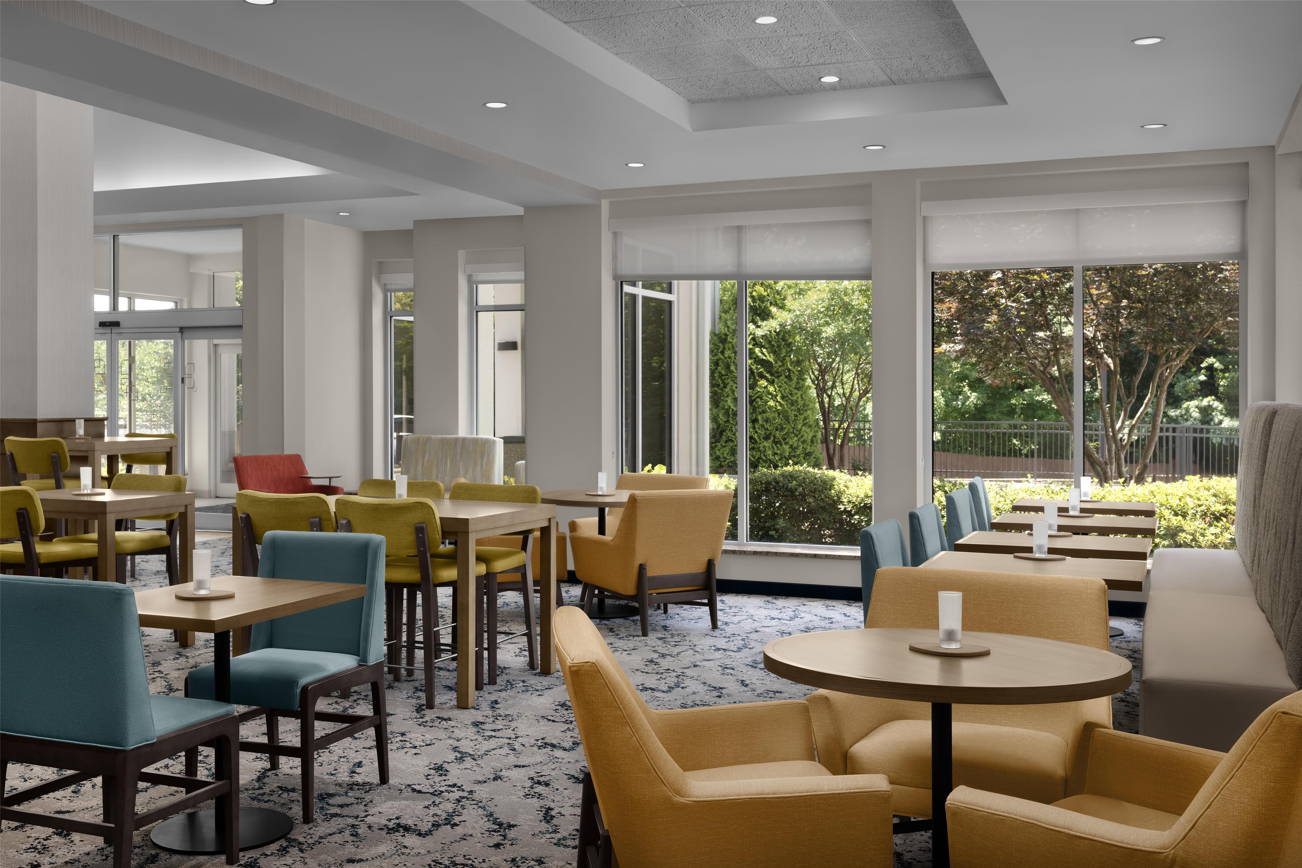 Breakfast Area | Hilton Garden Inn Greensboro Airport