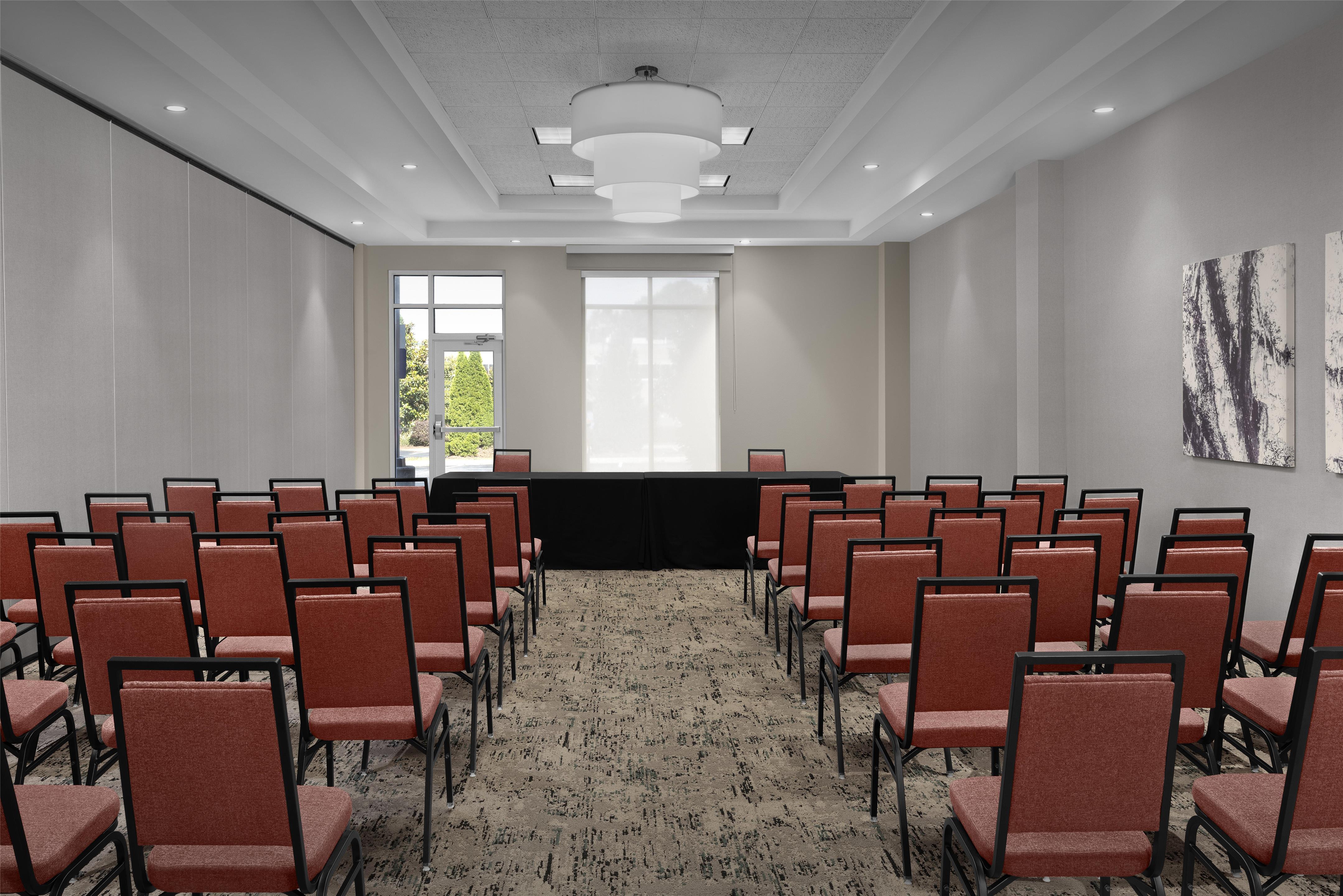Meeting Room | Hilton Garden Inn Greensboro Airport