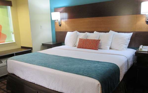  - Best Western Plus Harrisburg Mechanicsburg Hotel Enola - I-81, Exit 61