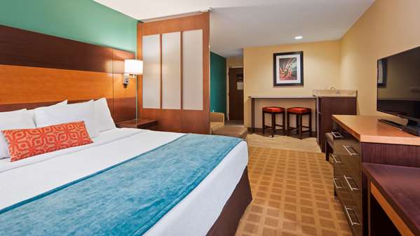  - Best Western Plus Harrisburg Mechanicsburg Hotel Enola - I-81, Exit 61