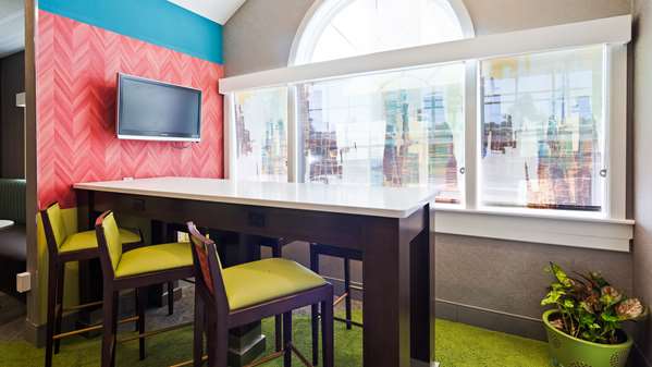  - Best Western Plus Harrisburg Mechanicsburg Hotel Enola - I-81, Exit 61