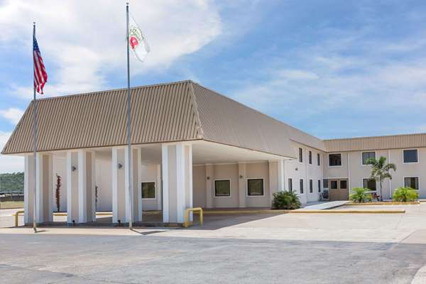 Exterior view - Super 8 Motel Buffalo - I-45, Exit 178