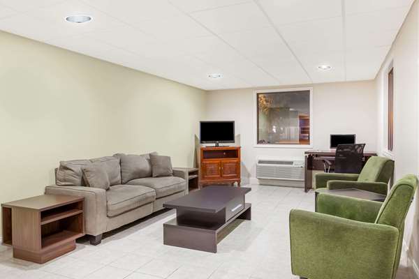  - Super 8 Motel Buffalo - I-45, Exit 178