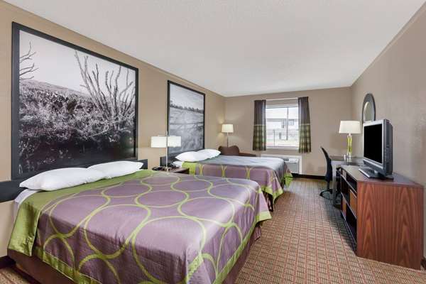  - Super 8 Motel Buffalo - I-45, Exit 178