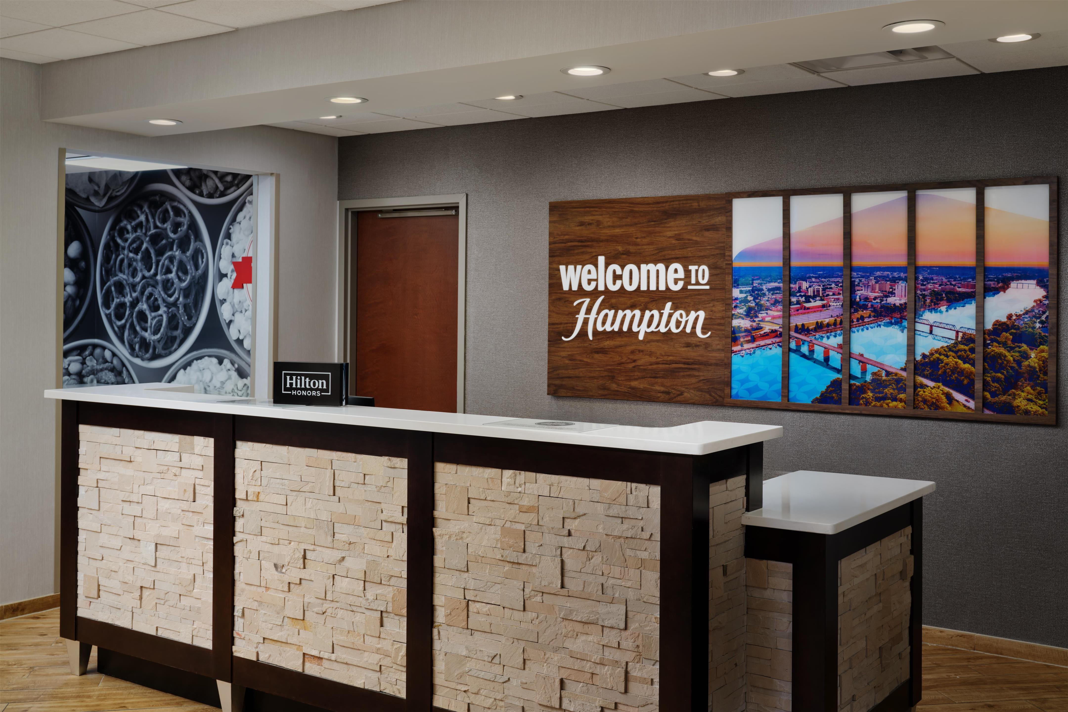 Reception | Hampton Inn Waynesboro