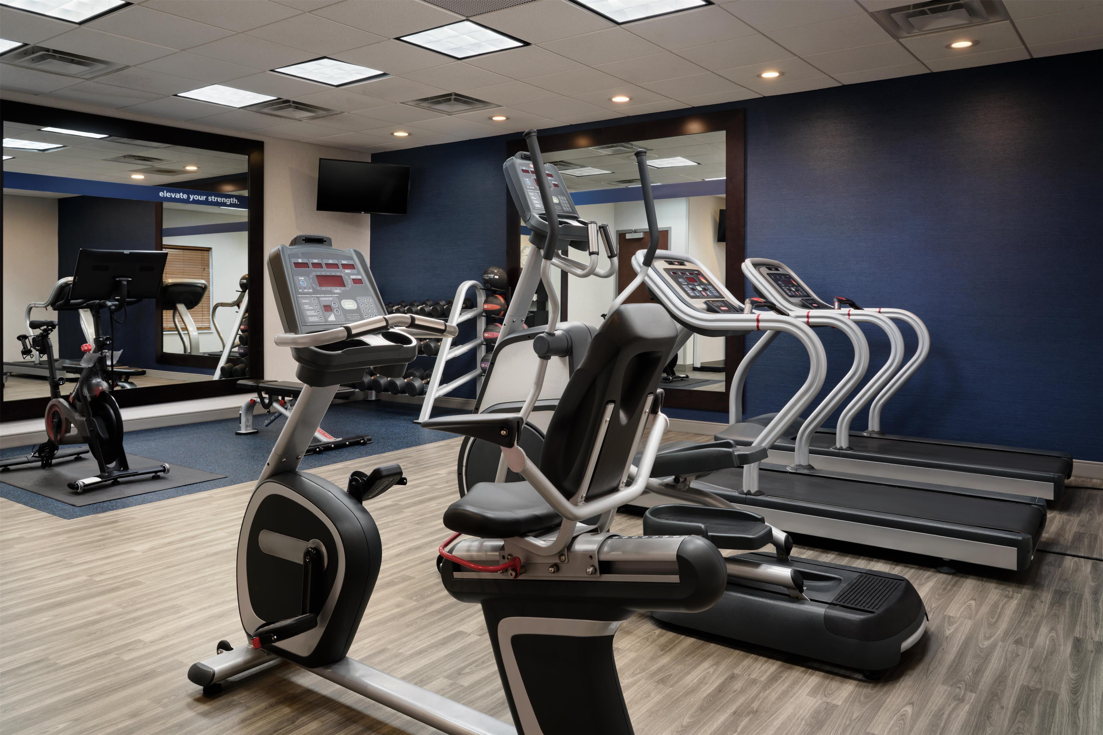 Health club fitness center gym | Hampton Inn Waynesboro