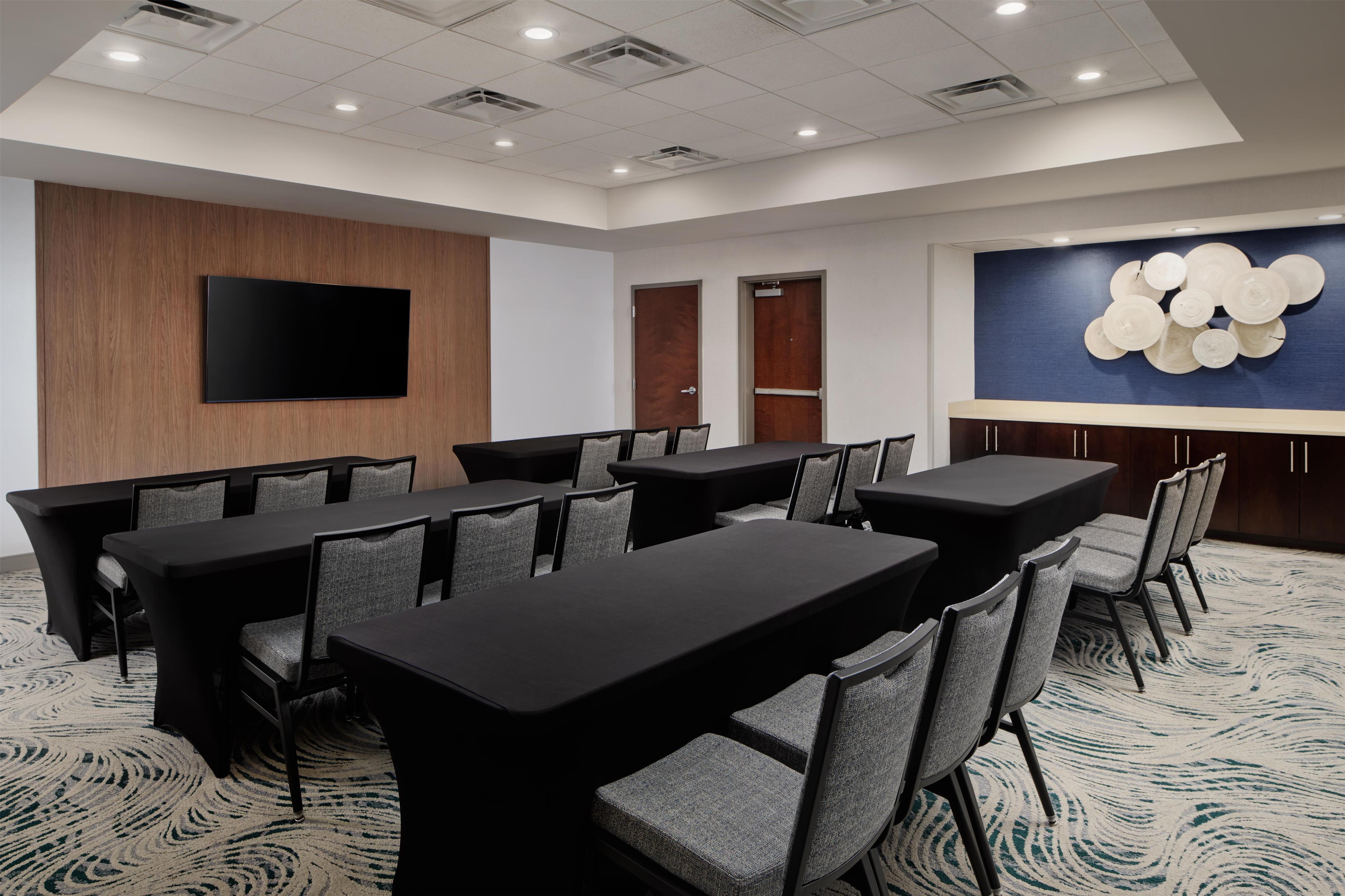 Meeting Room | Hampton Inn Waynesboro