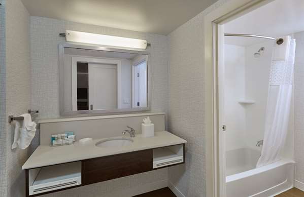  - Hampton Inn & Suites Hood River