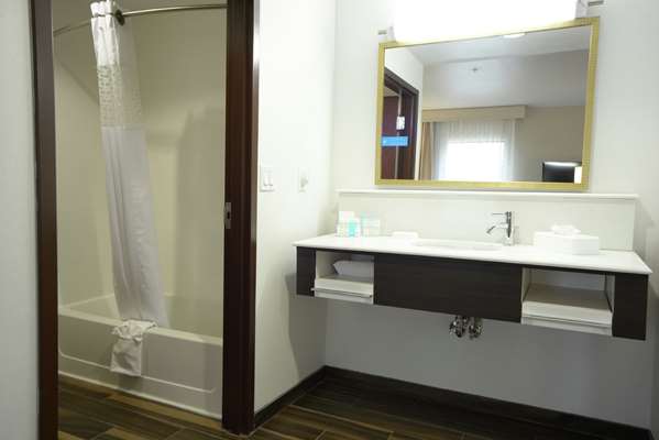  - Hampton Inn & Suites Ponca City