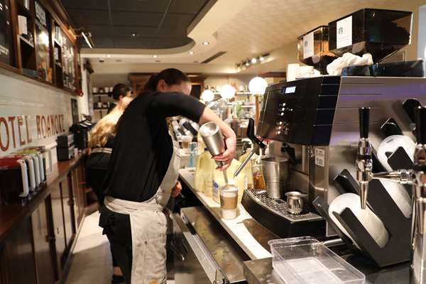 Restaurant - Hotel Roanoke & Conference Center - I-581, Exit 4 & 5