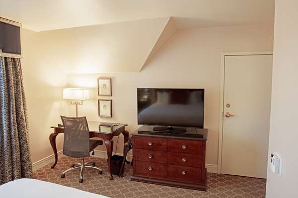  - Hotel Roanoke & Conference Center - I-581, Exit 4 & 5