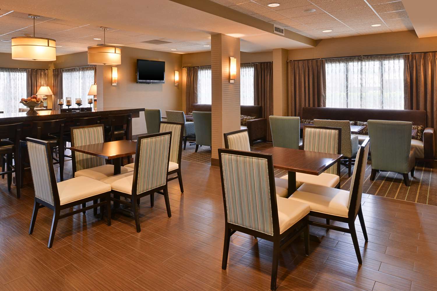 Best Western Plus Wichita West Airport Inn, KS See Discounts