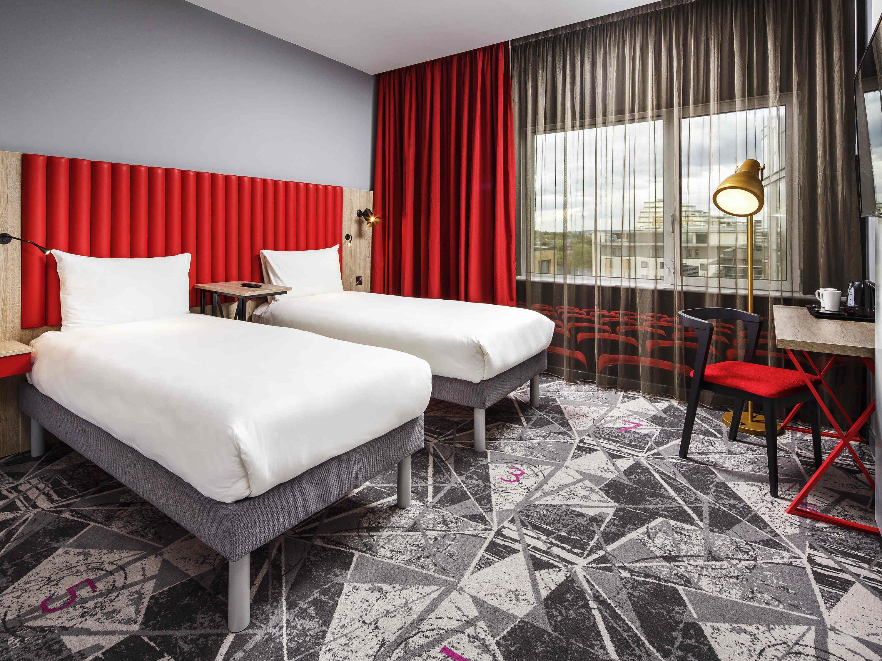 ibis Styles London Ealing Room Type - Accessible Room with 2 single beds