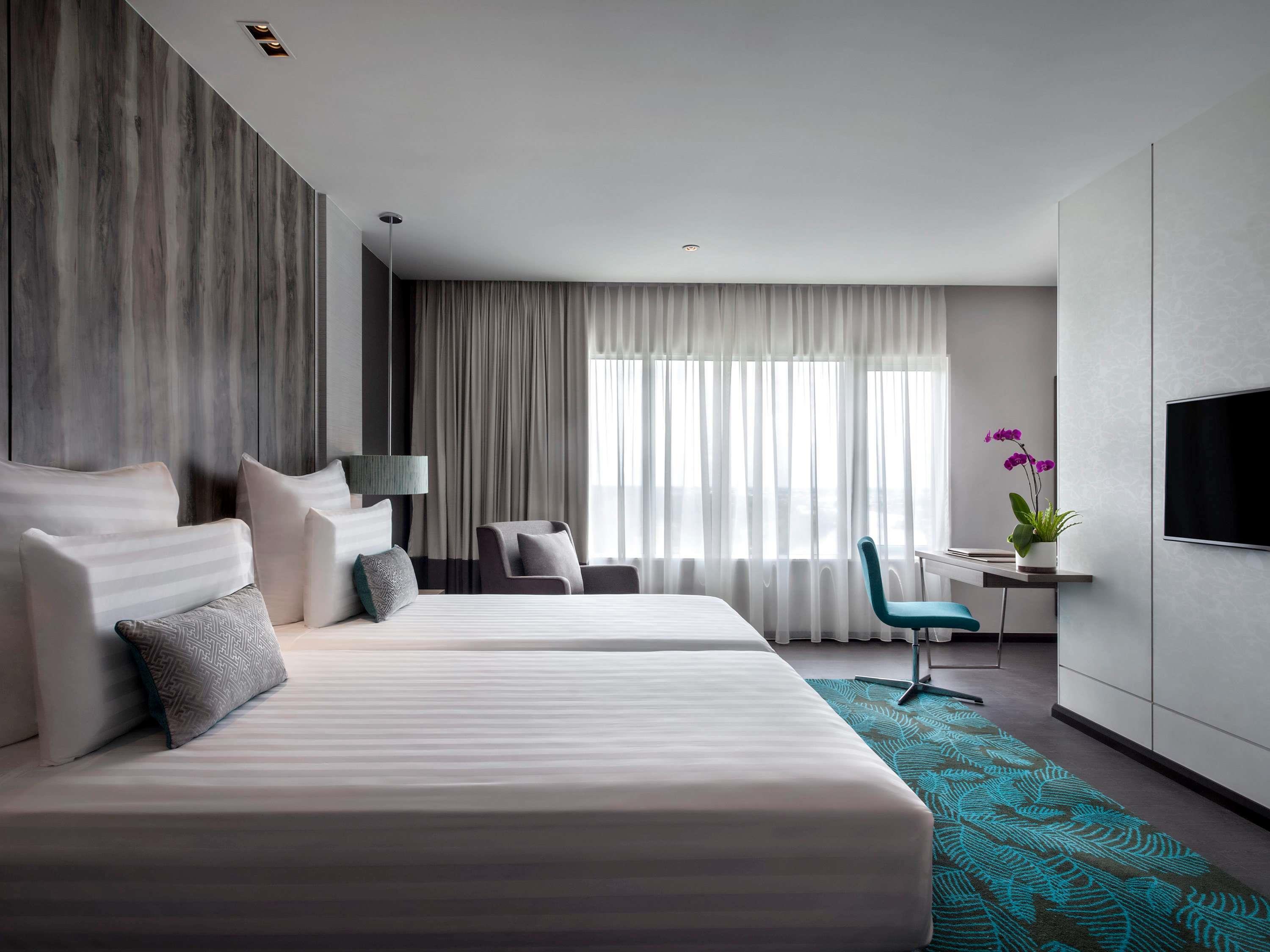 PULLMAN MIRI WATERFRONT Room Type - DELUXE EXECUTIVE ROOM, 2 Single Size Beds, Sea View