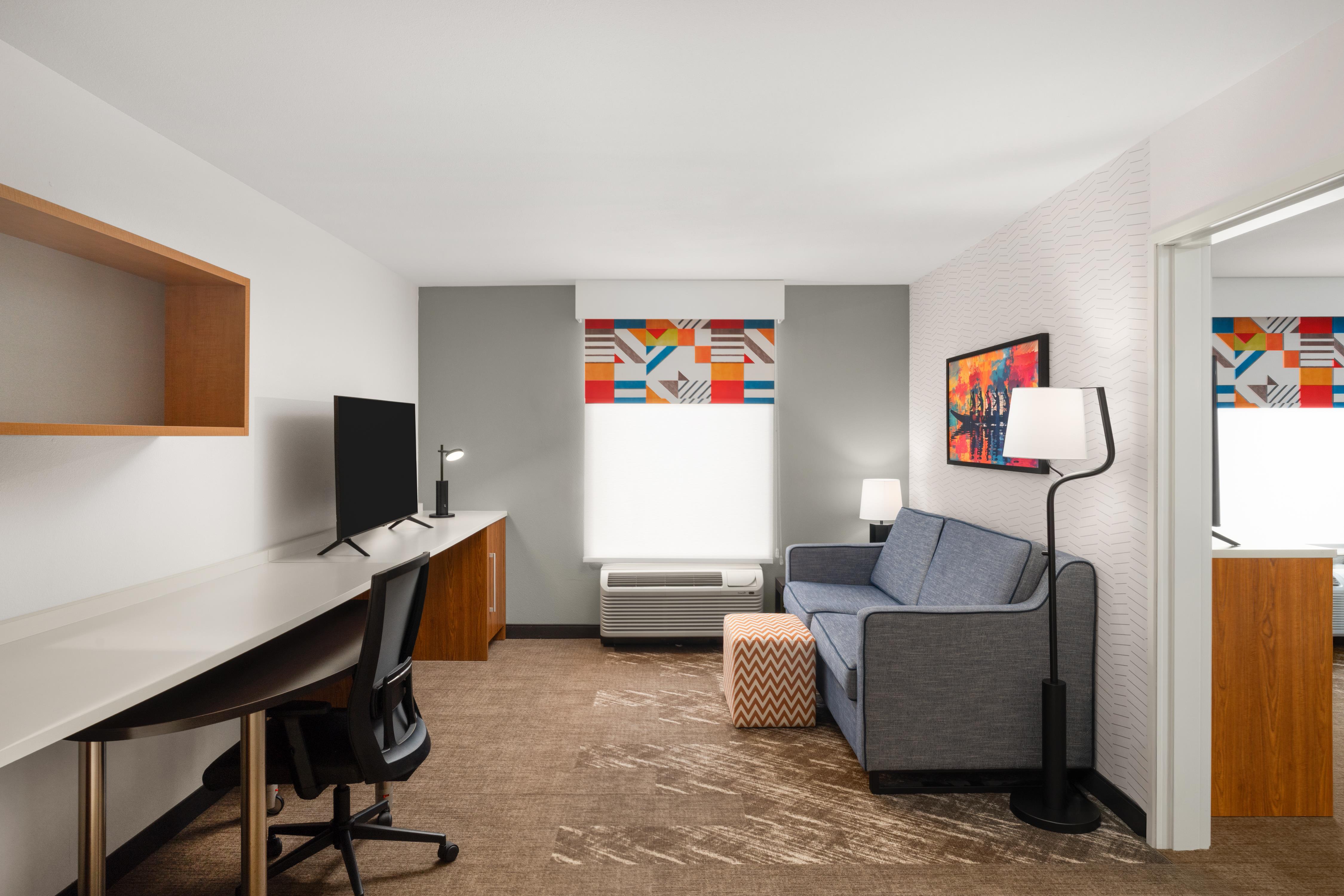 Home2 Suites by Hilton Alexandria Room Type - 1 QUEEN 1BDRM SUITE NOSMOK