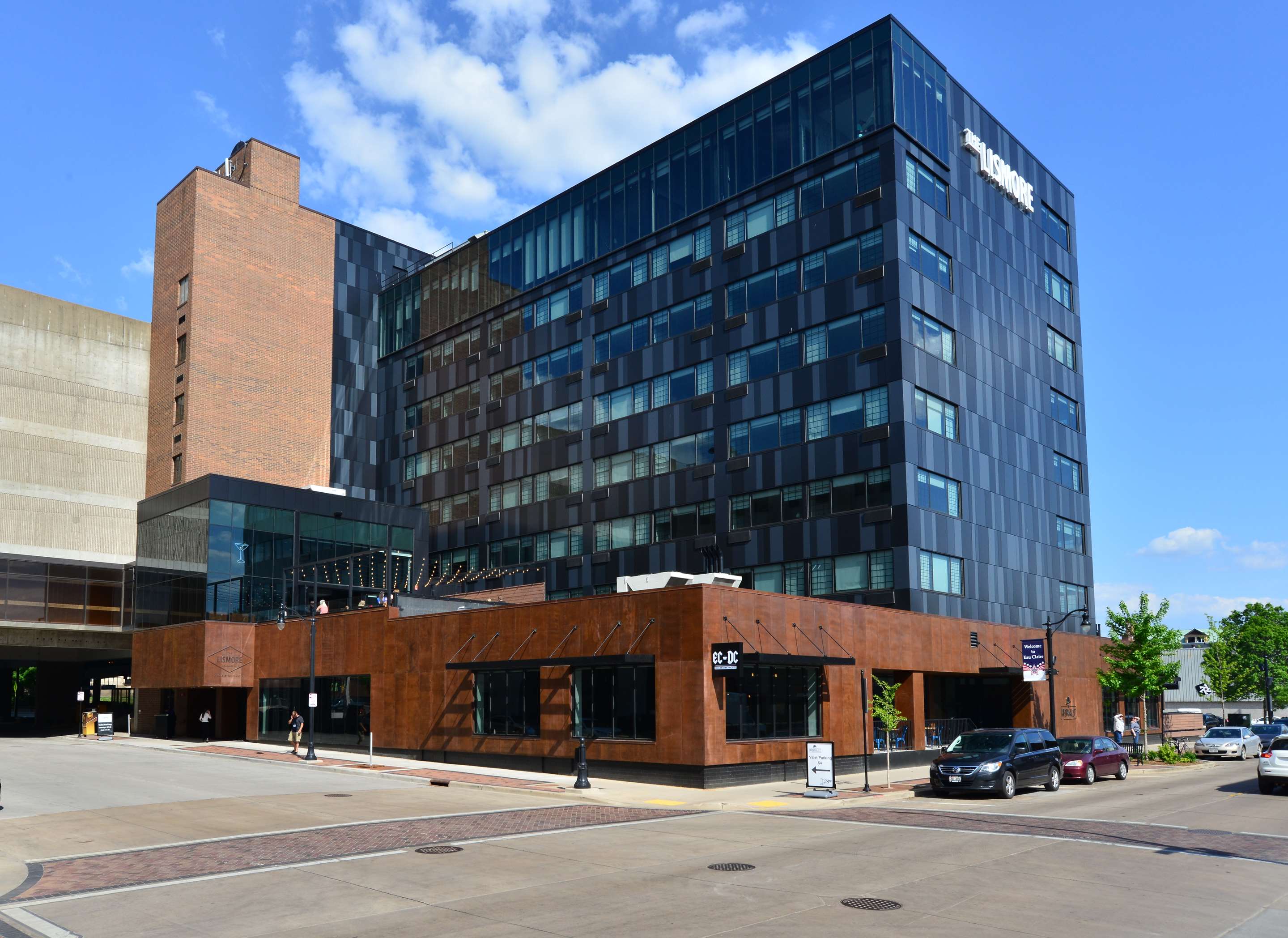 Exterior | The Lismore Eau Claire - a DoubleTree by Hilton
