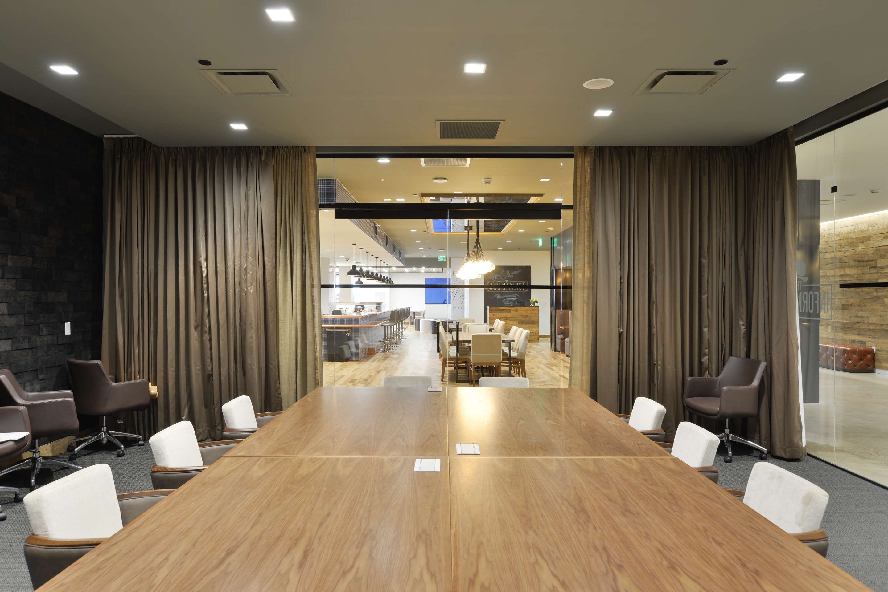 Restaurant | The Lismore Eau Claire - a DoubleTree by Hilton