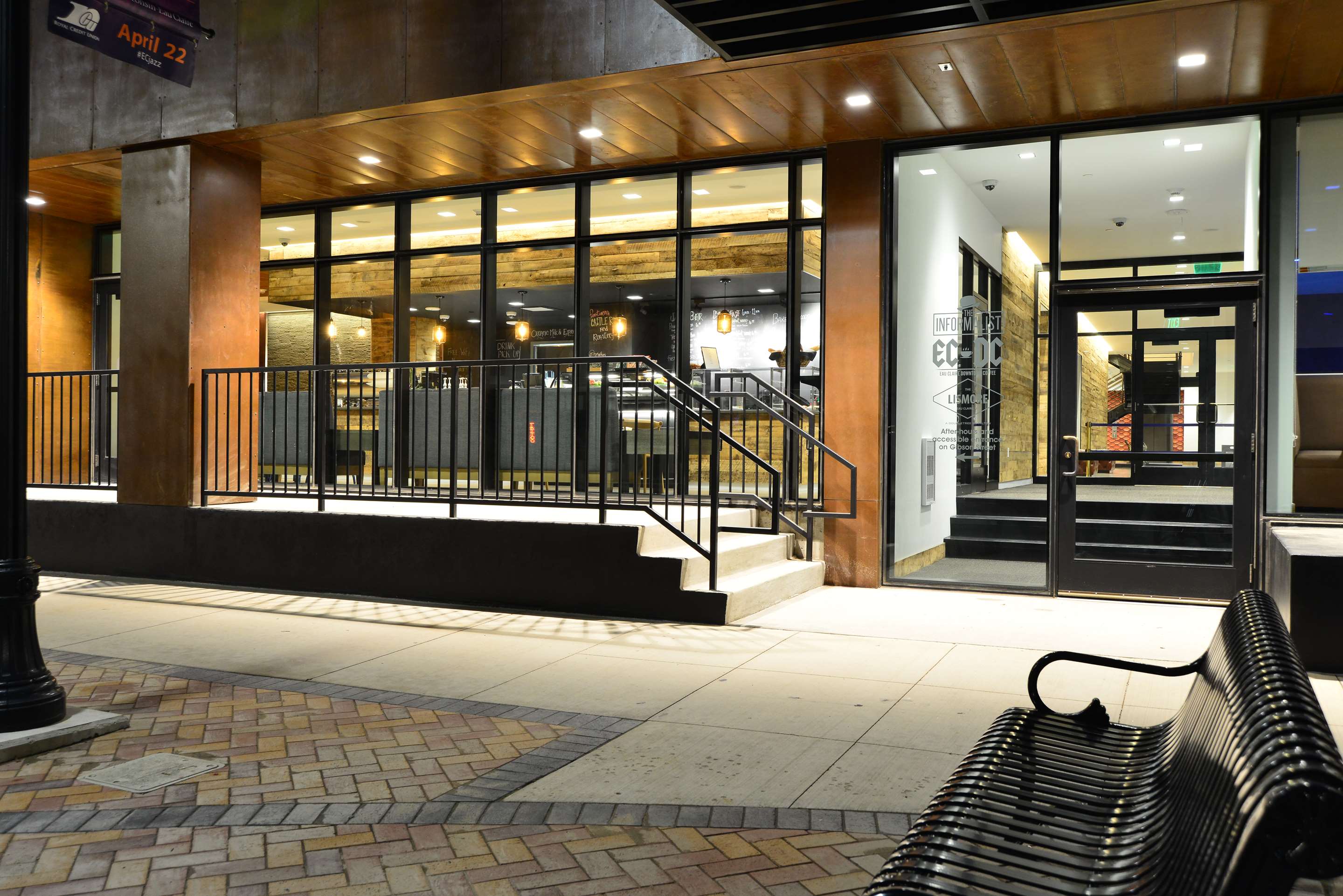 Exterior | The Lismore Eau Claire - a DoubleTree by Hilton