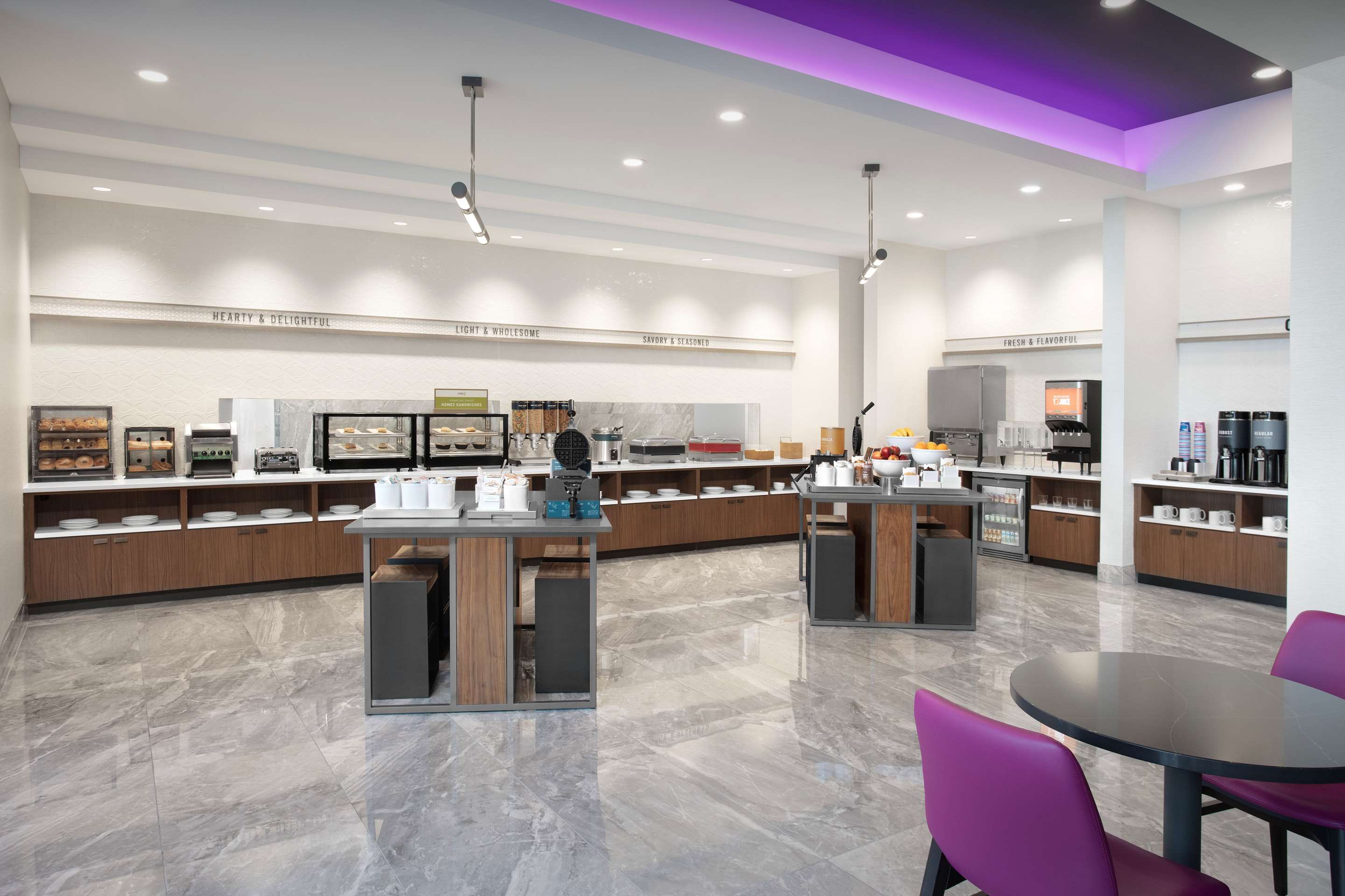Breakfast Area | Hampton Inn Huntsville/Village of Providence