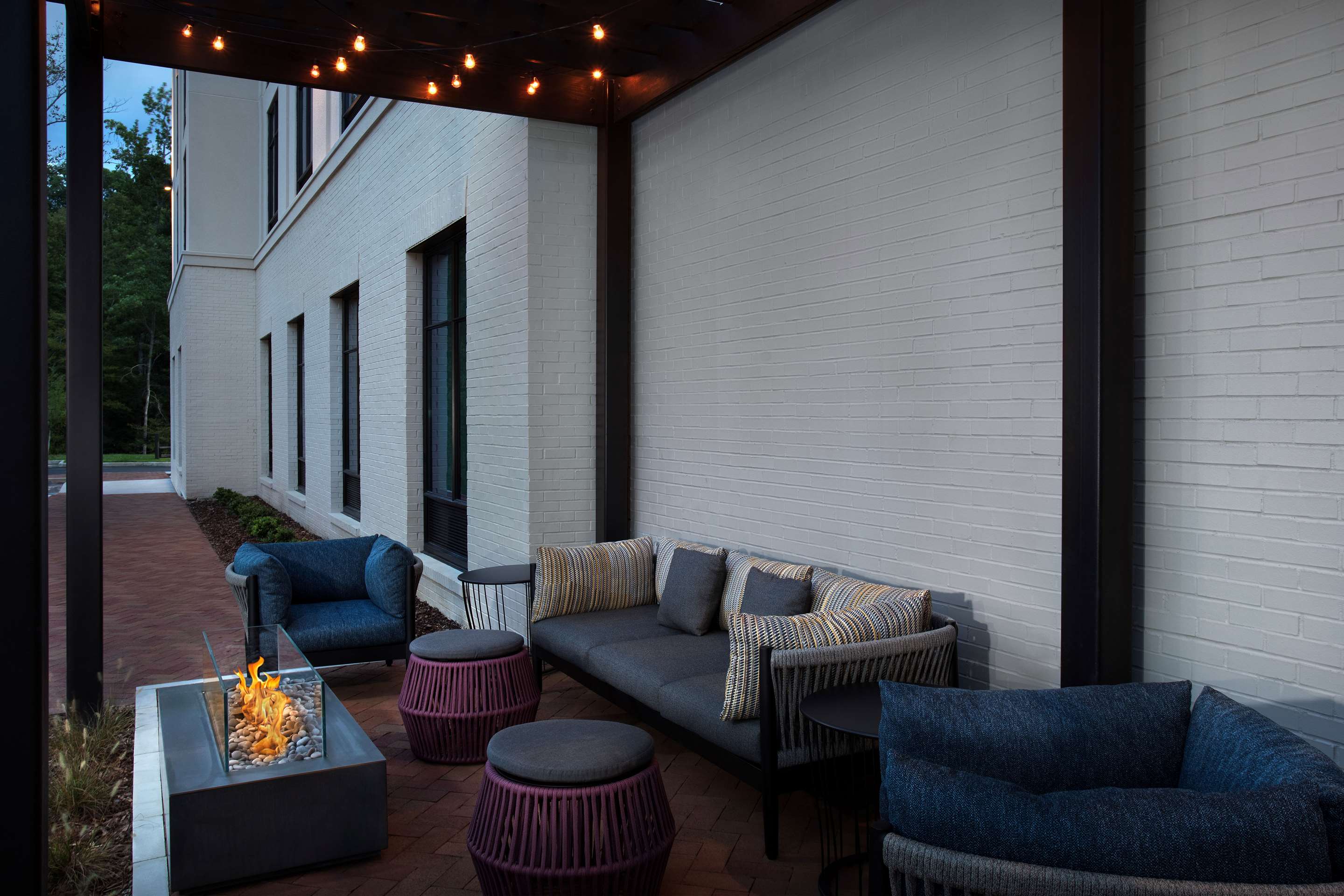 Exterior | Hampton Inn Huntsville/Village of Providence