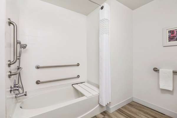  - Hampton Inn Turlock