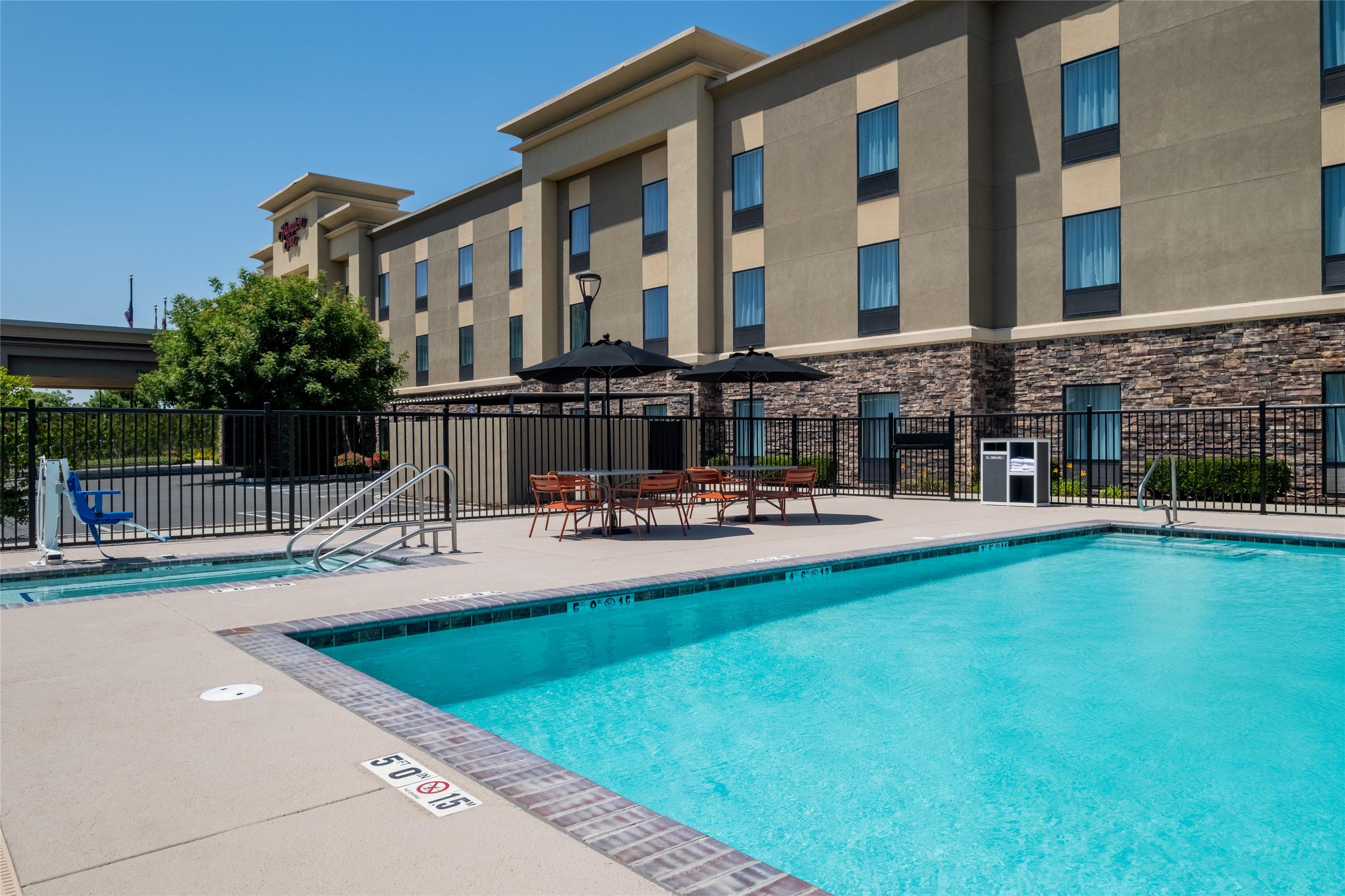 Pool | Hampton Inn Turlock