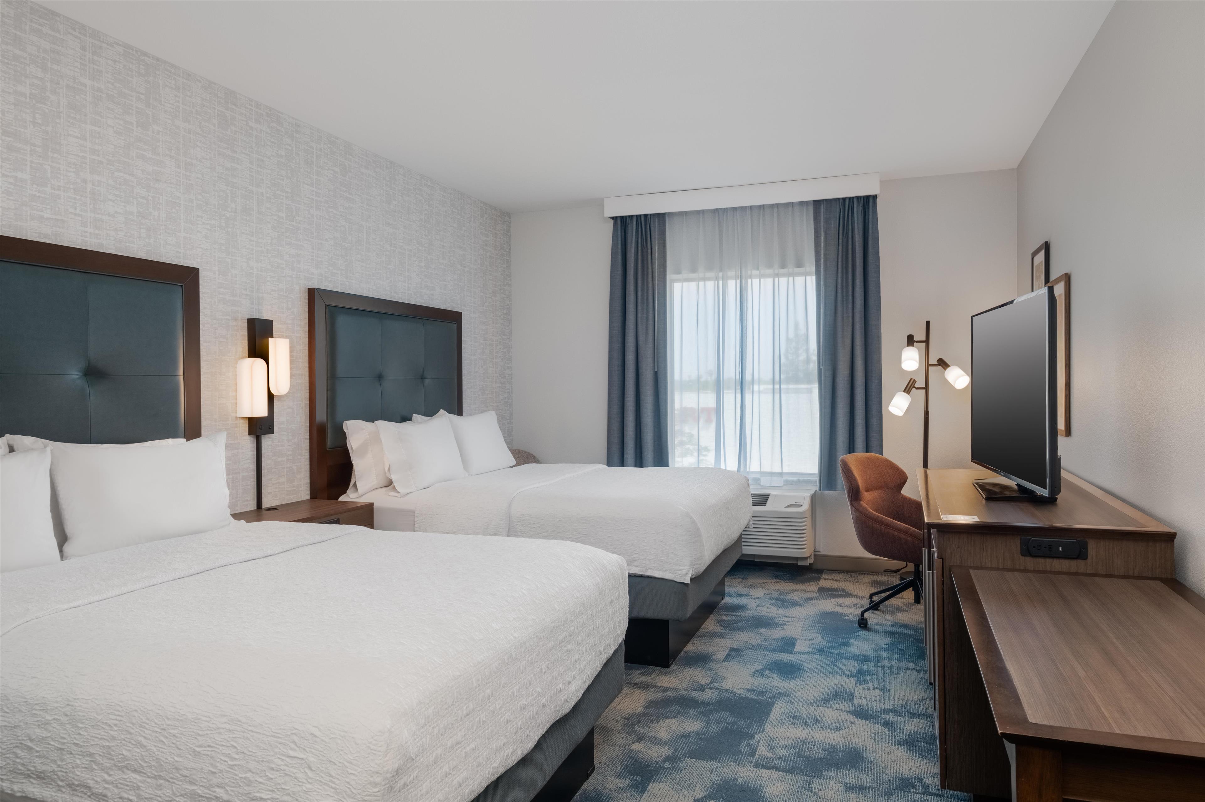 Hampton Inn by Hilton Turlock Room Type - 2 QUEENS W/FRIDGE NS