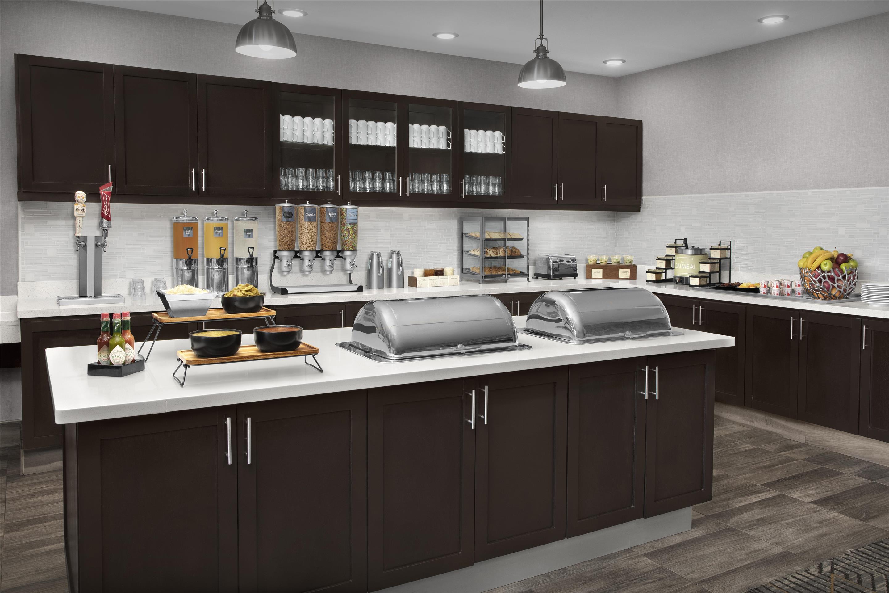 Breakfast Area | Homewood Suites by Hilton Metairie New Orleans