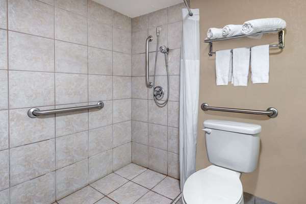  - Days Inn Albion - I-94, Exit 121