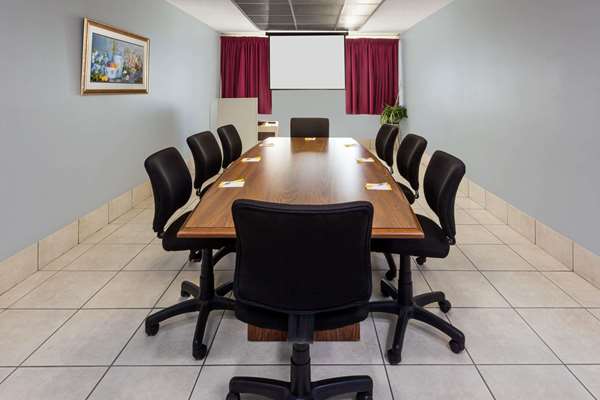  - Days Inn Albion - I-94, Exit 121