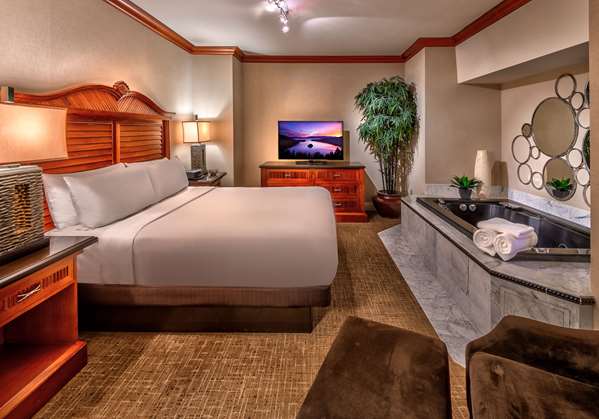 Suite - Atlantis Casino Resort & Spa Reno - I-580, Exit 32