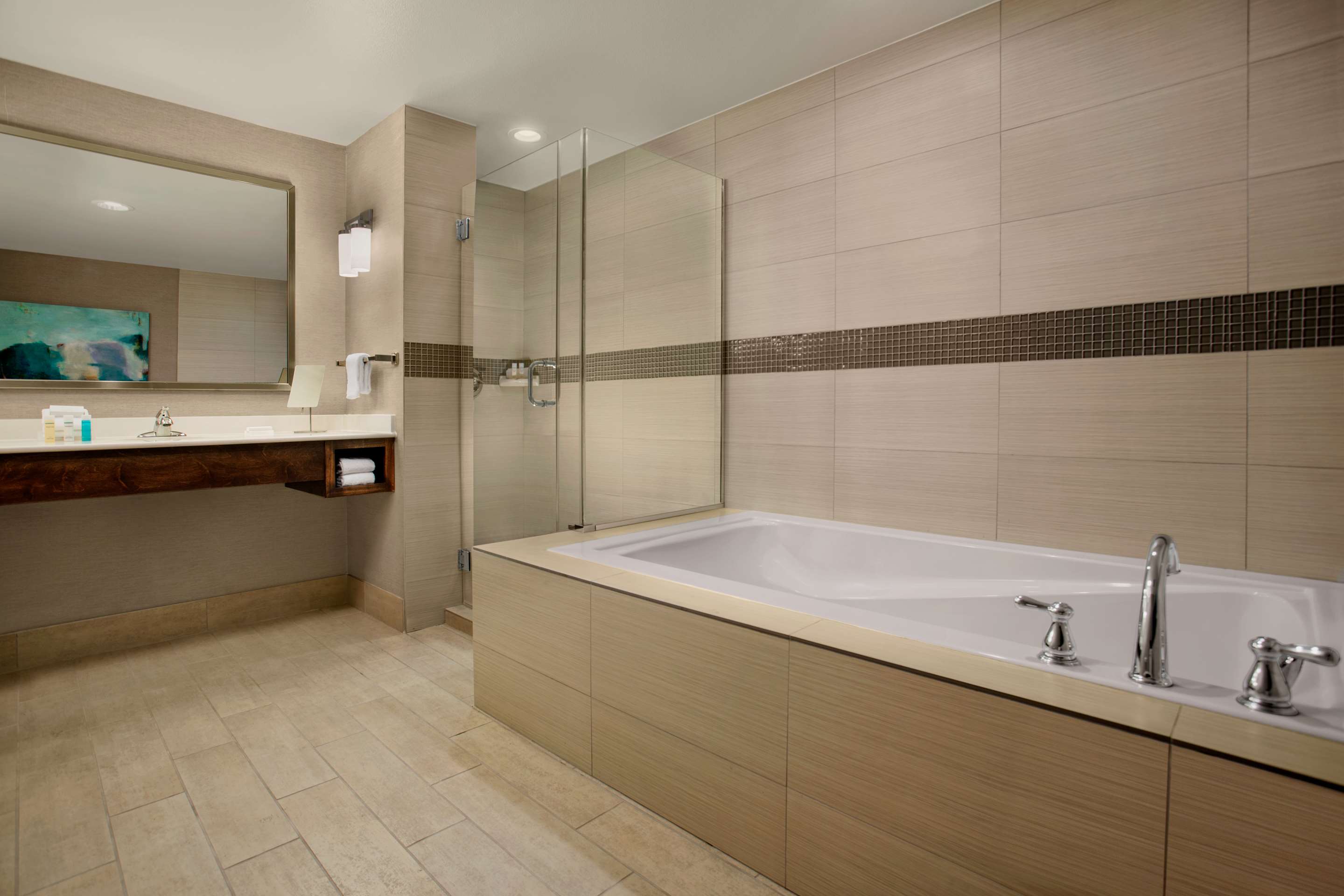 Guest room bath